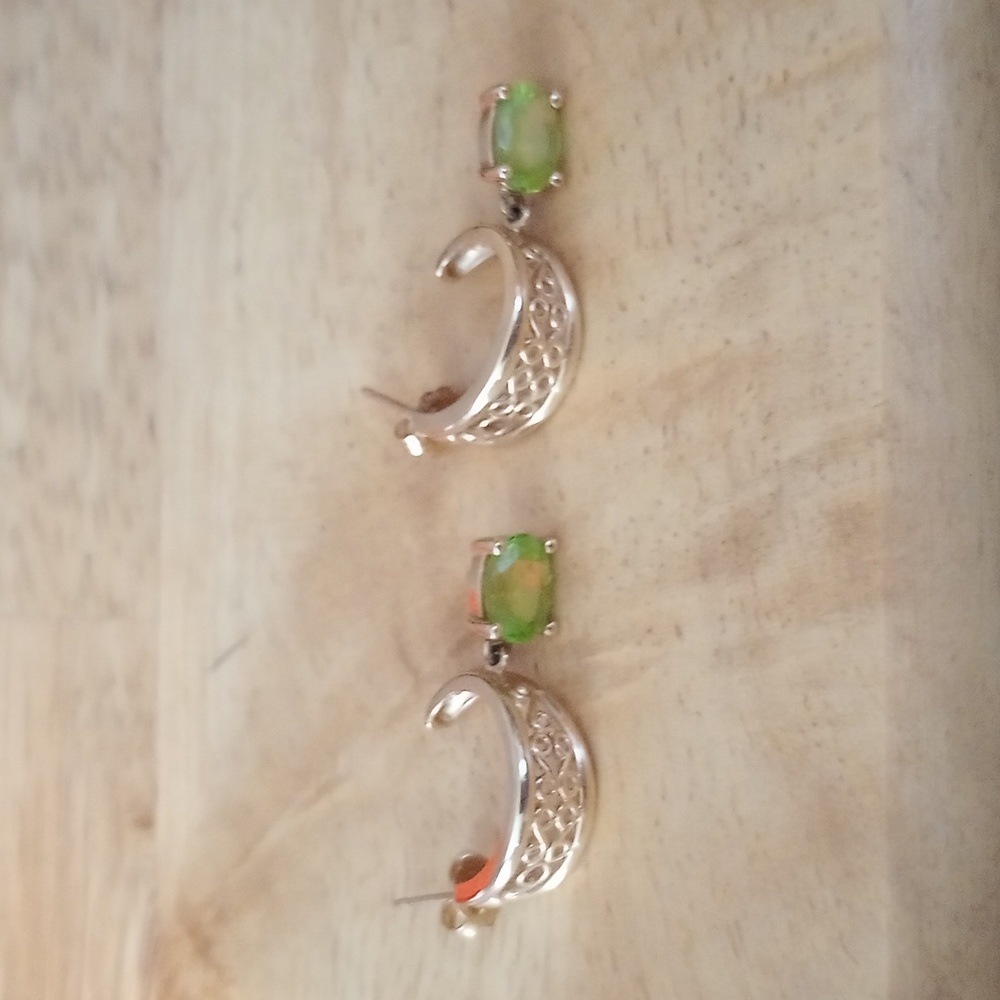 Genuine Peridot 14kt gold half hoop earrings - Picture 2 of 7